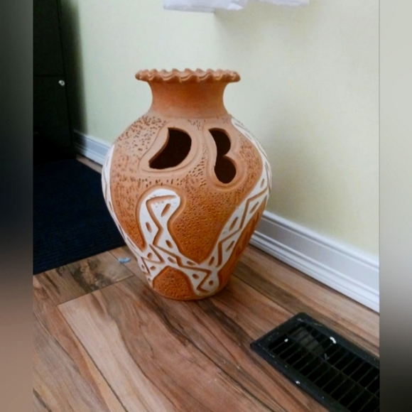 Pottery Vase - Picture 7 of 8